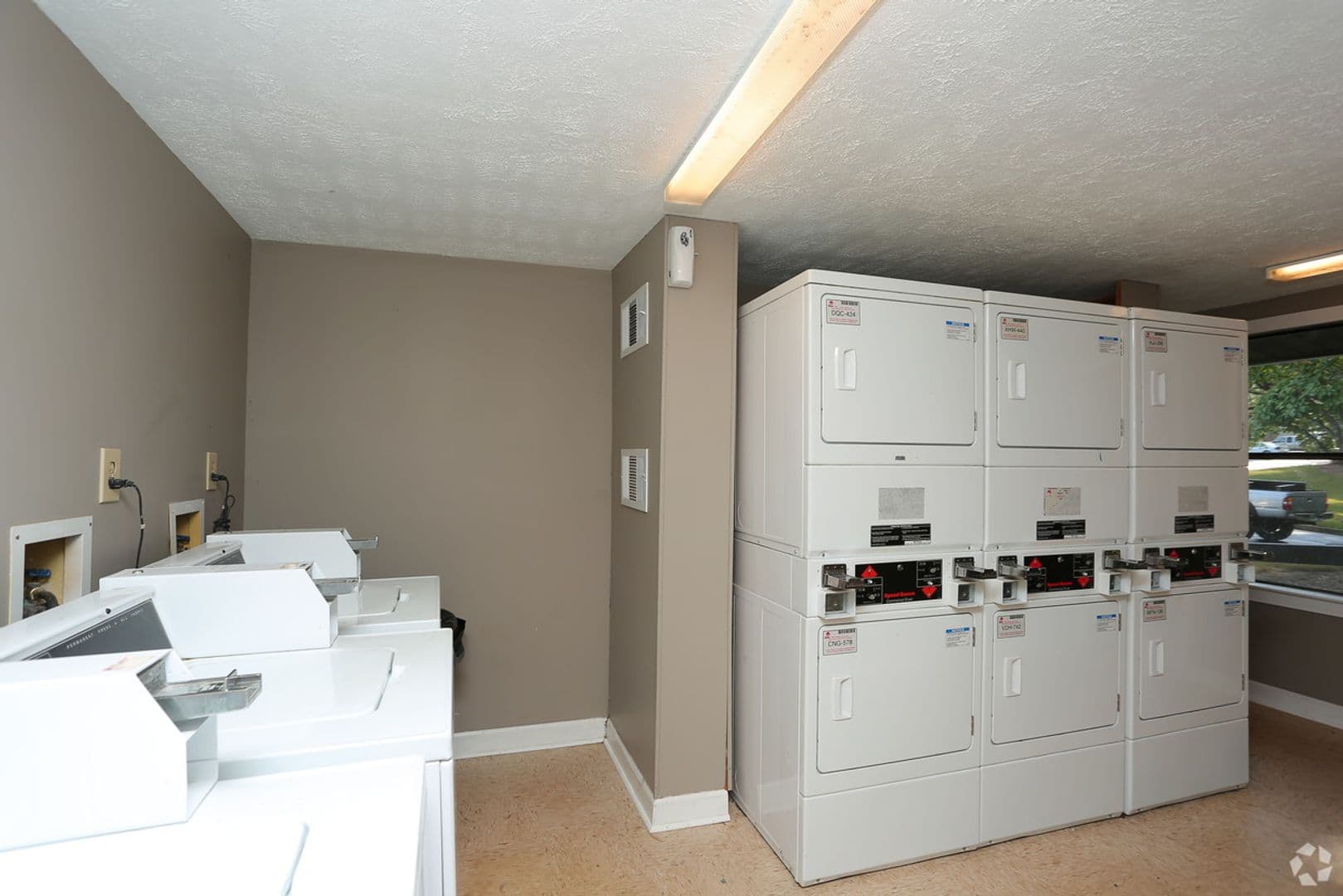 Buford Apartment: 100 Hartford Run NE
