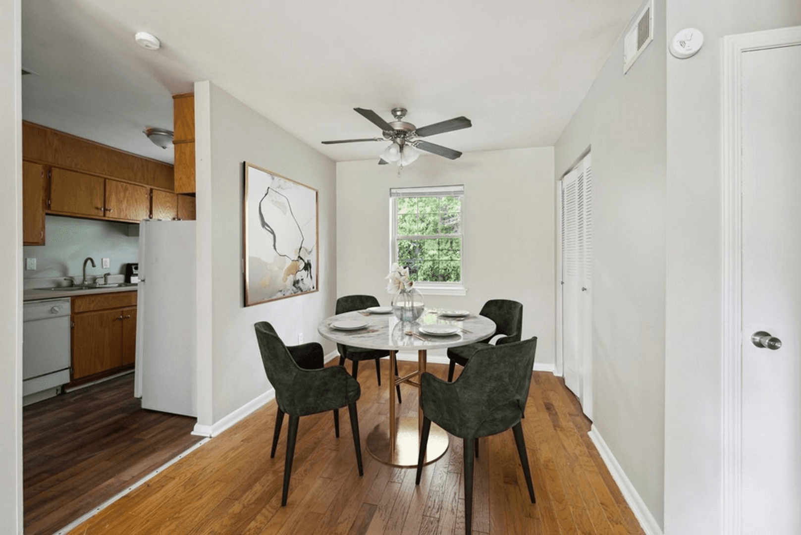 Dalton Apartment: 1219 W. Emery Street