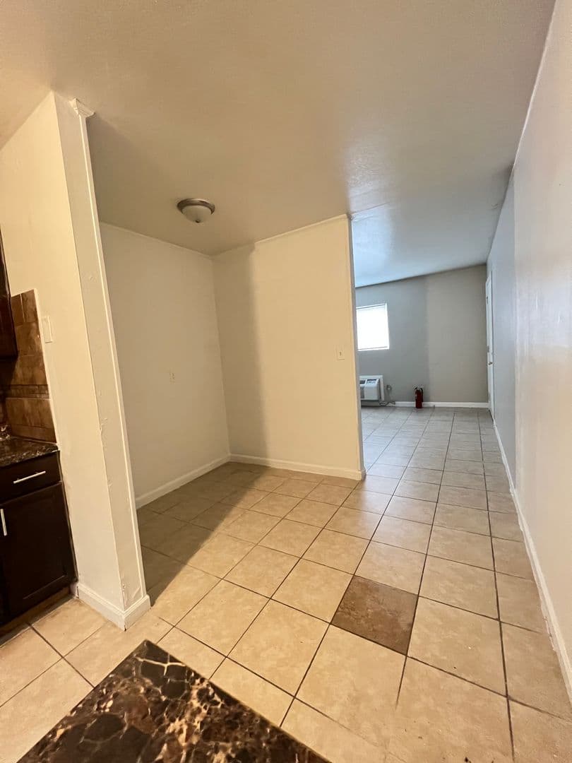 Marietta Apartment: 218 Walthall Avenue SE