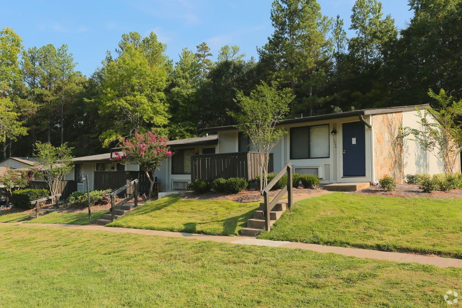 Buford Apartment: 100 Hartford Run NE