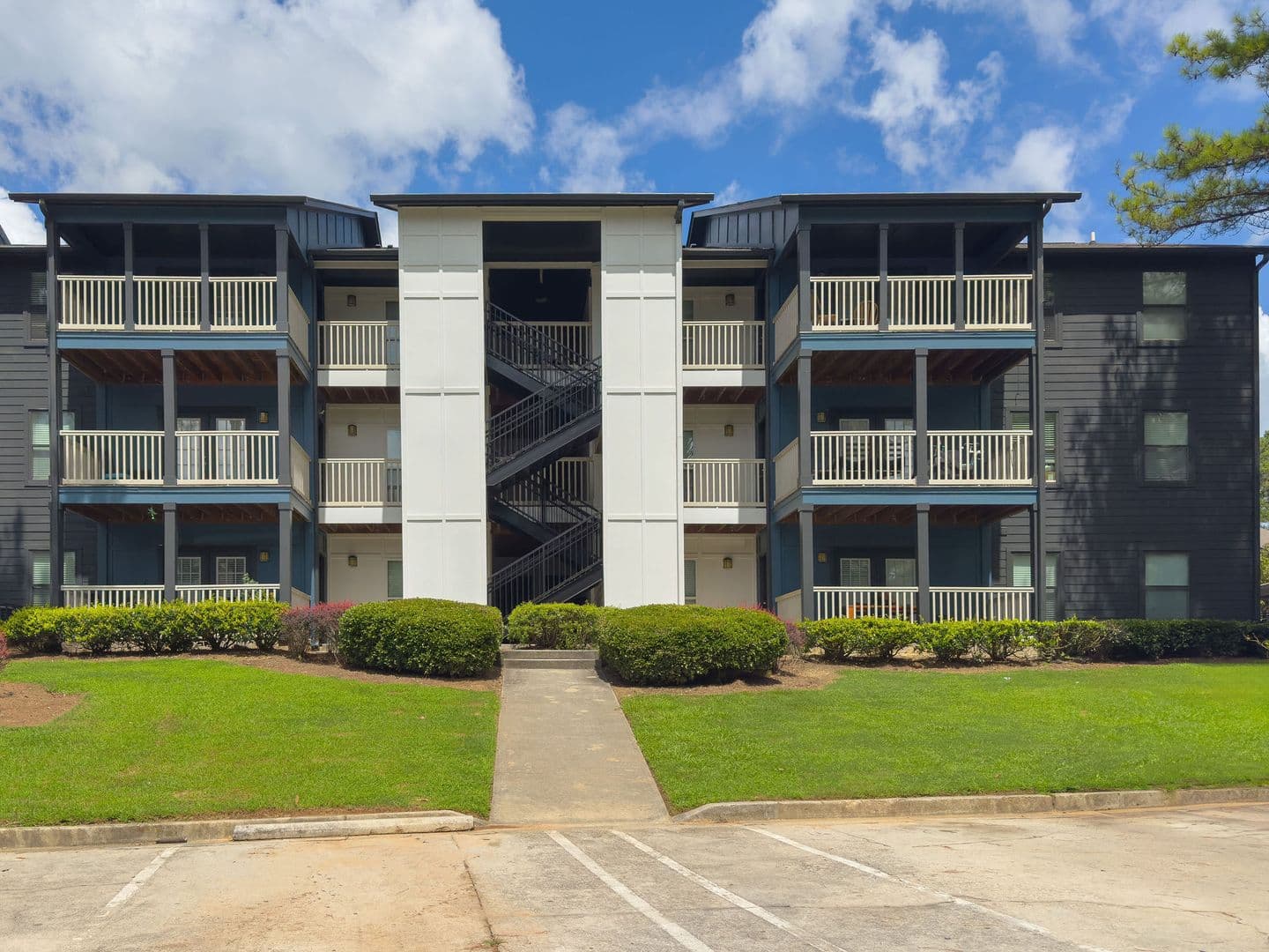 Norcross Apartment: 1400 Chase Ln