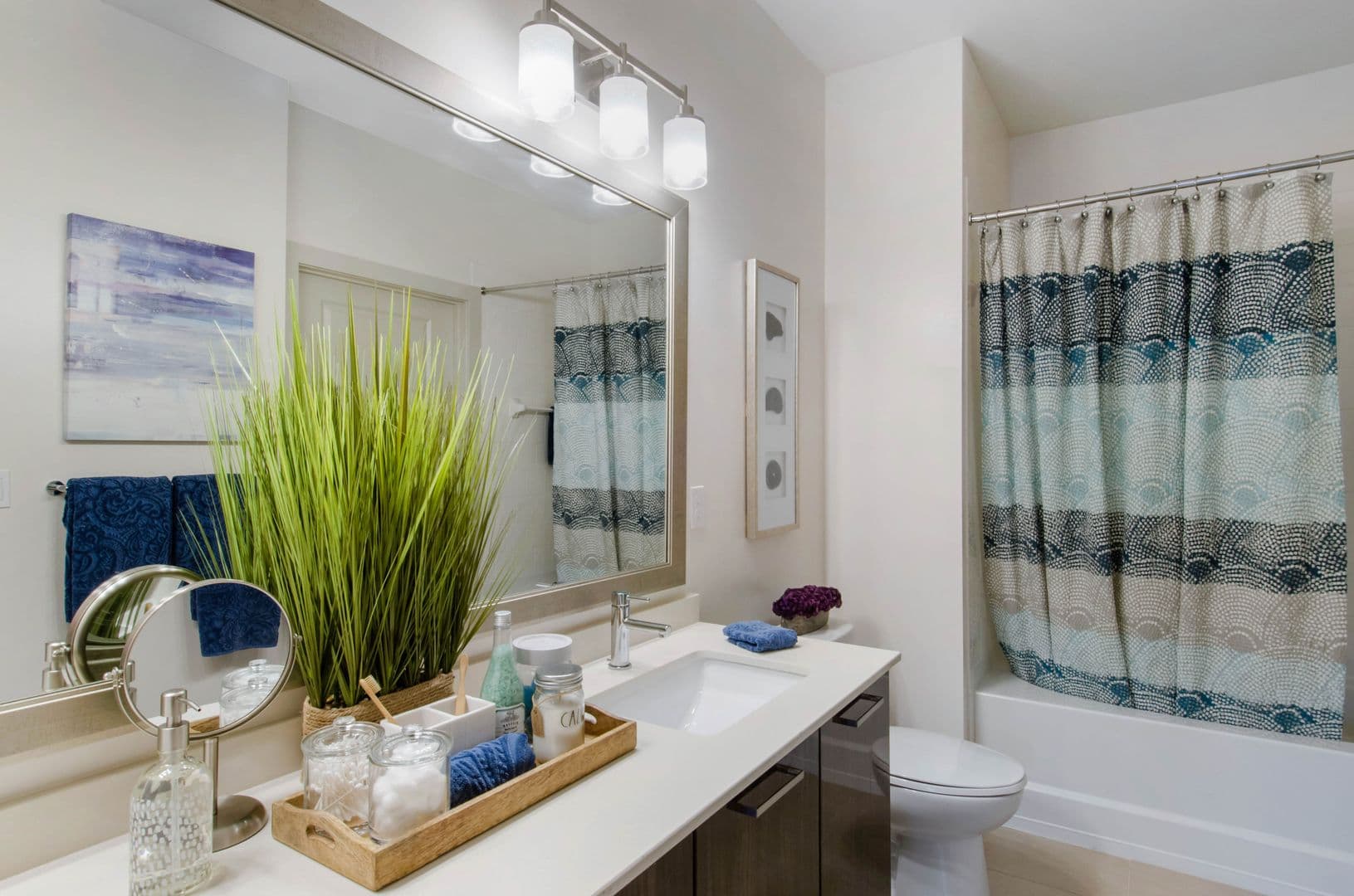 Dalton Apartment: 1219 W. Emery Street