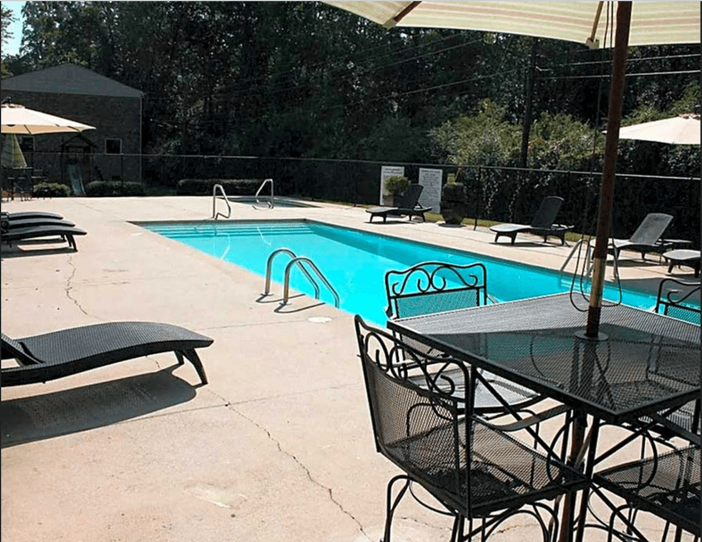 Dalton Apartment: 1219 W. Emery Street