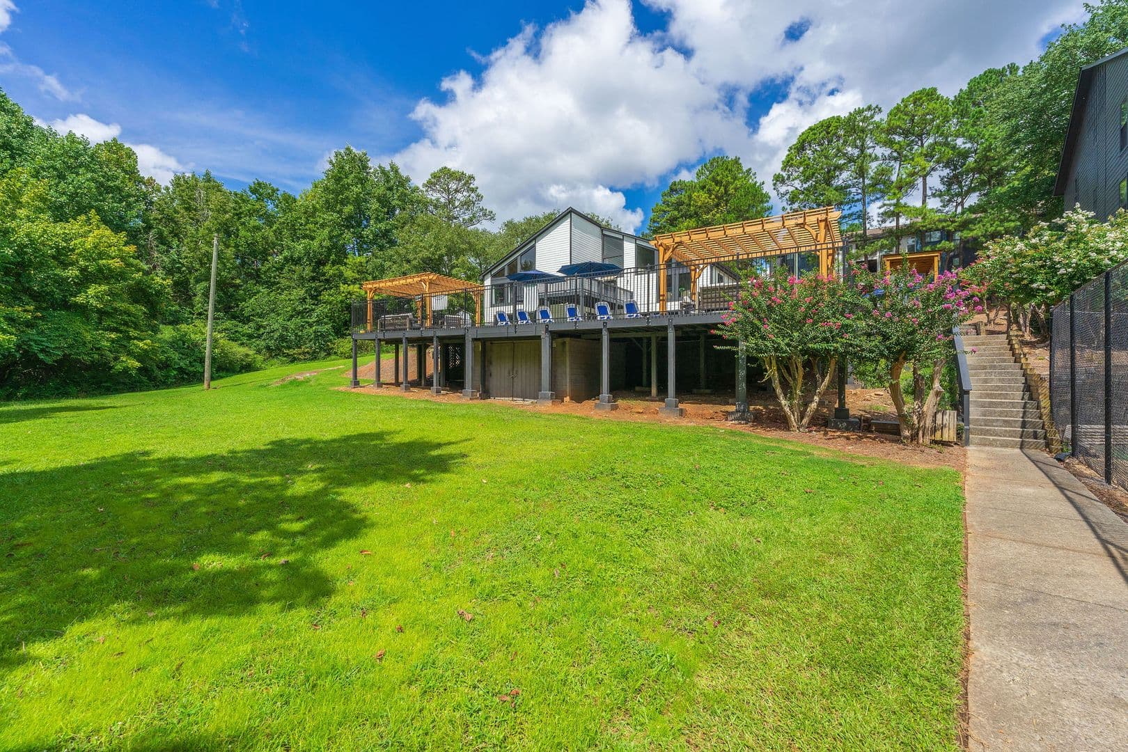 Norcross Apartment: 1400 Chase Ln