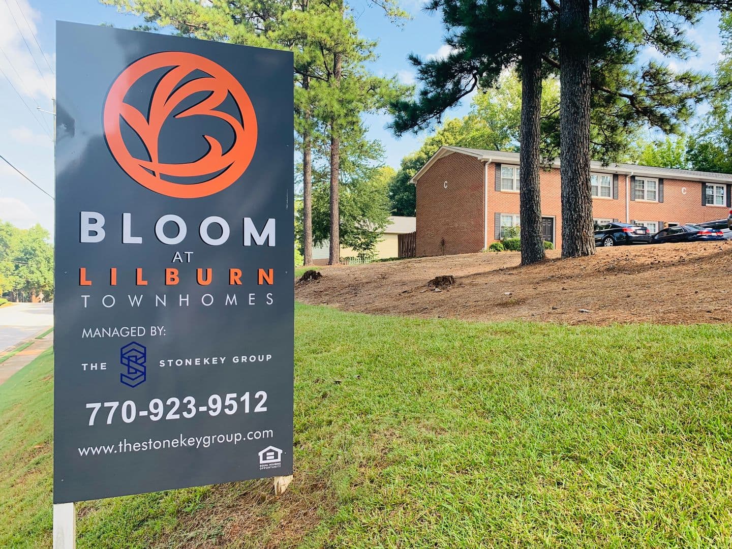 Lilburn Apartment: 450 Lilburn School Rd NW