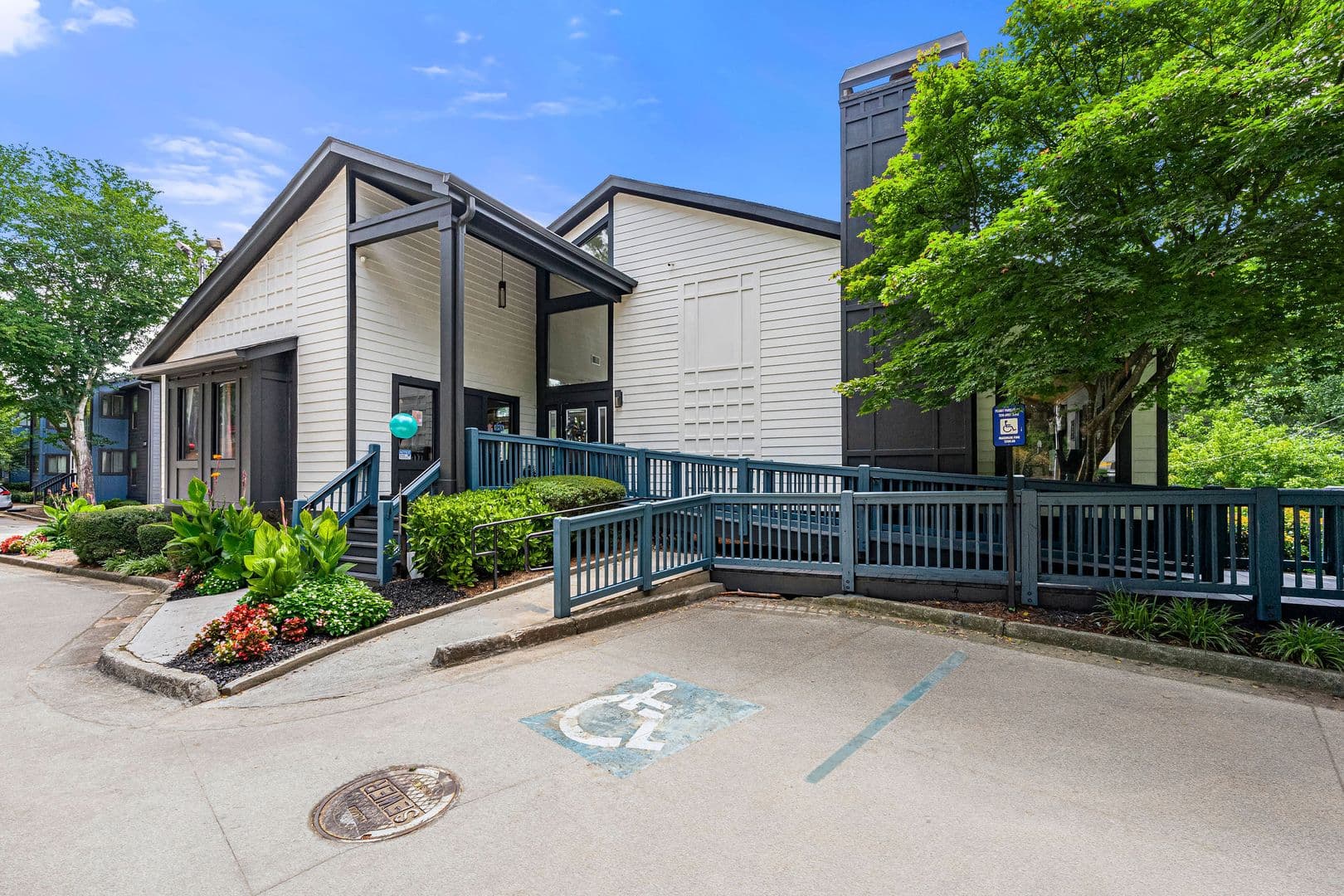 Norcross Apartment: 1400 Chase Ln
