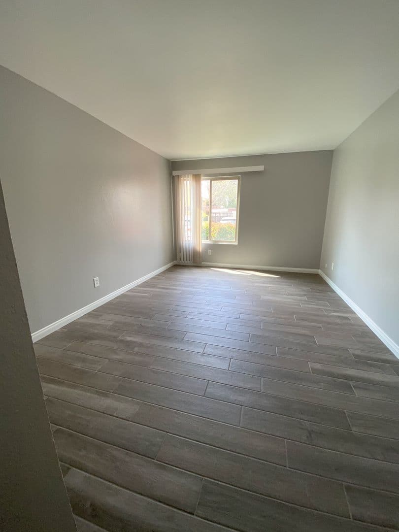 San Diego House: 5926 Rancho Mission Rd. #85