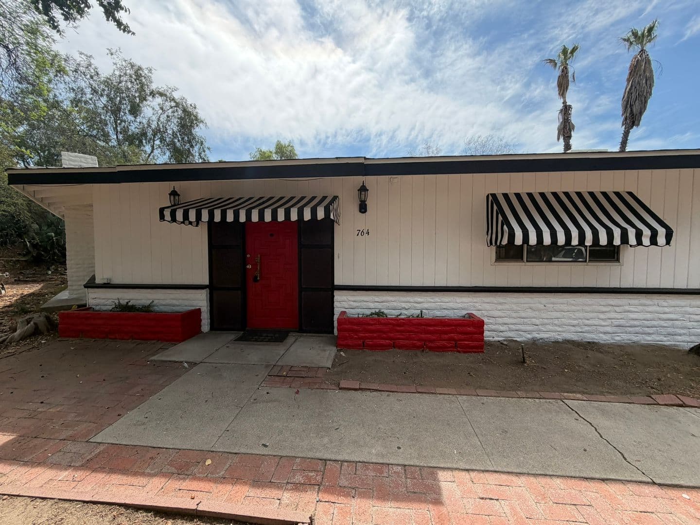 Riverside House: 764 S University Dr