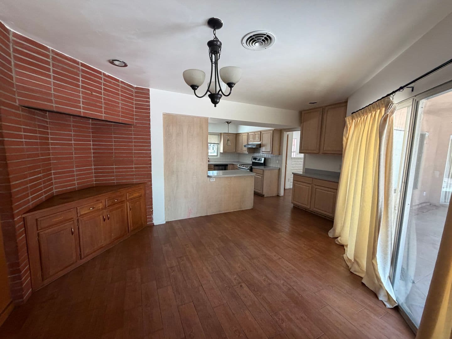 Riverside House: 764 S University Dr