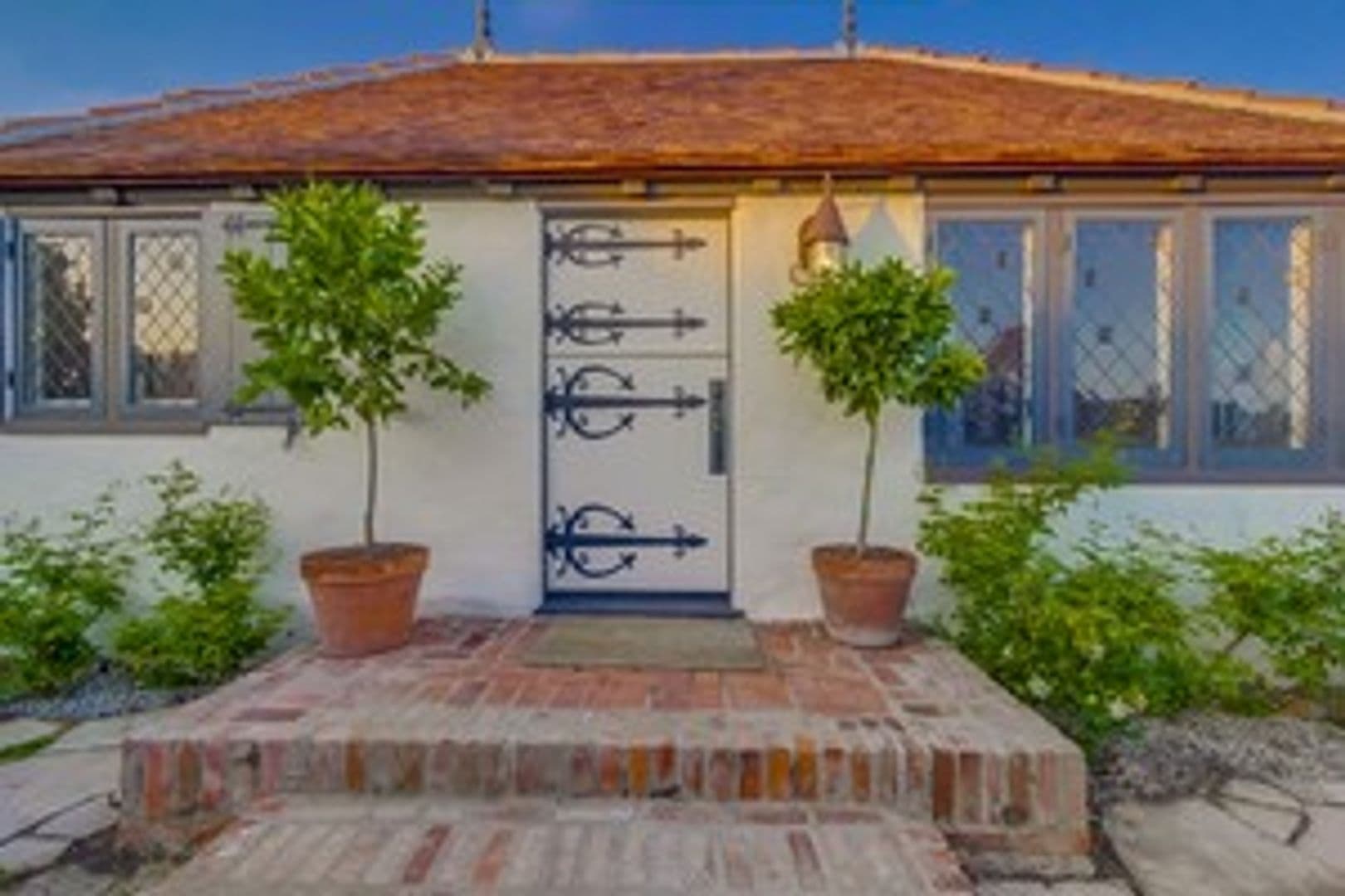 Oceanside House: 2028 S Pacific St.