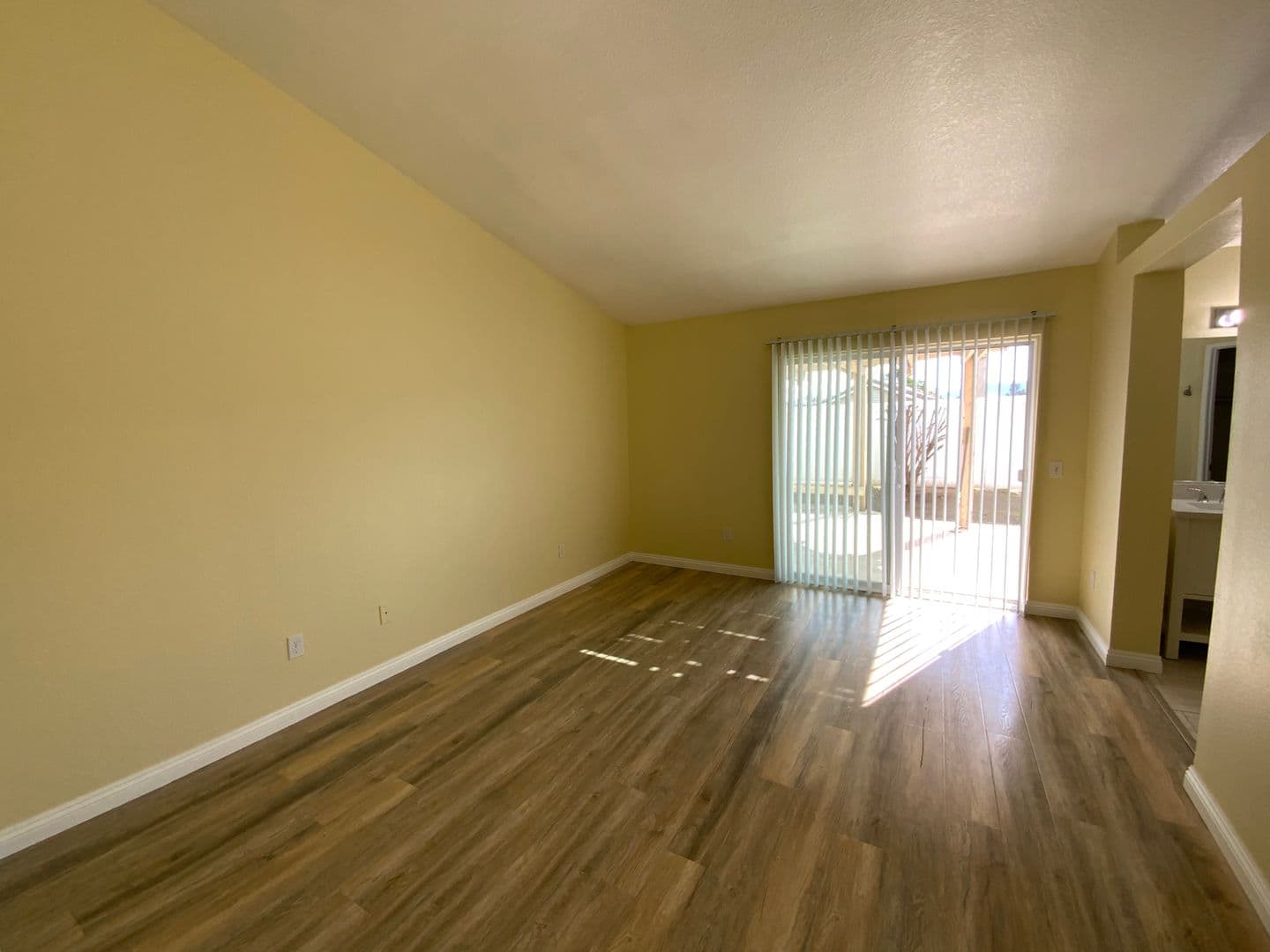 Lake Elsinore House: 31651 Willow View Pl
