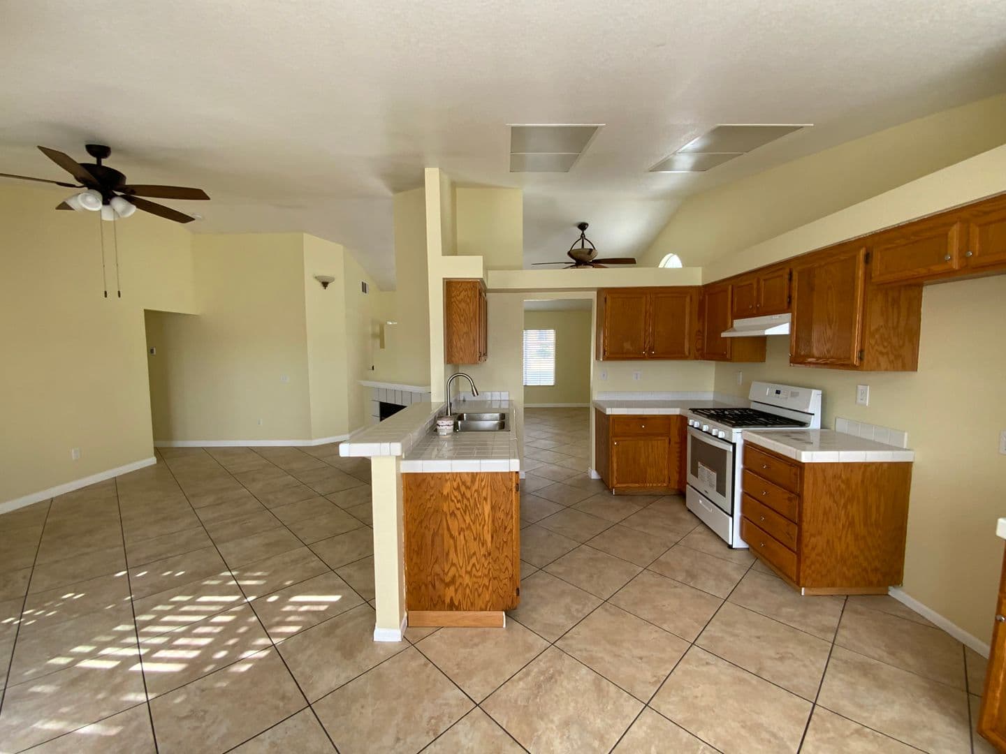 Lake Elsinore House: 31651 Willow View Pl