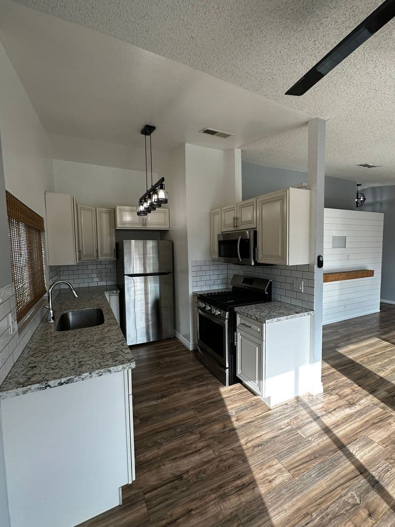 Moreno Valley House: 11828 Bayless St.