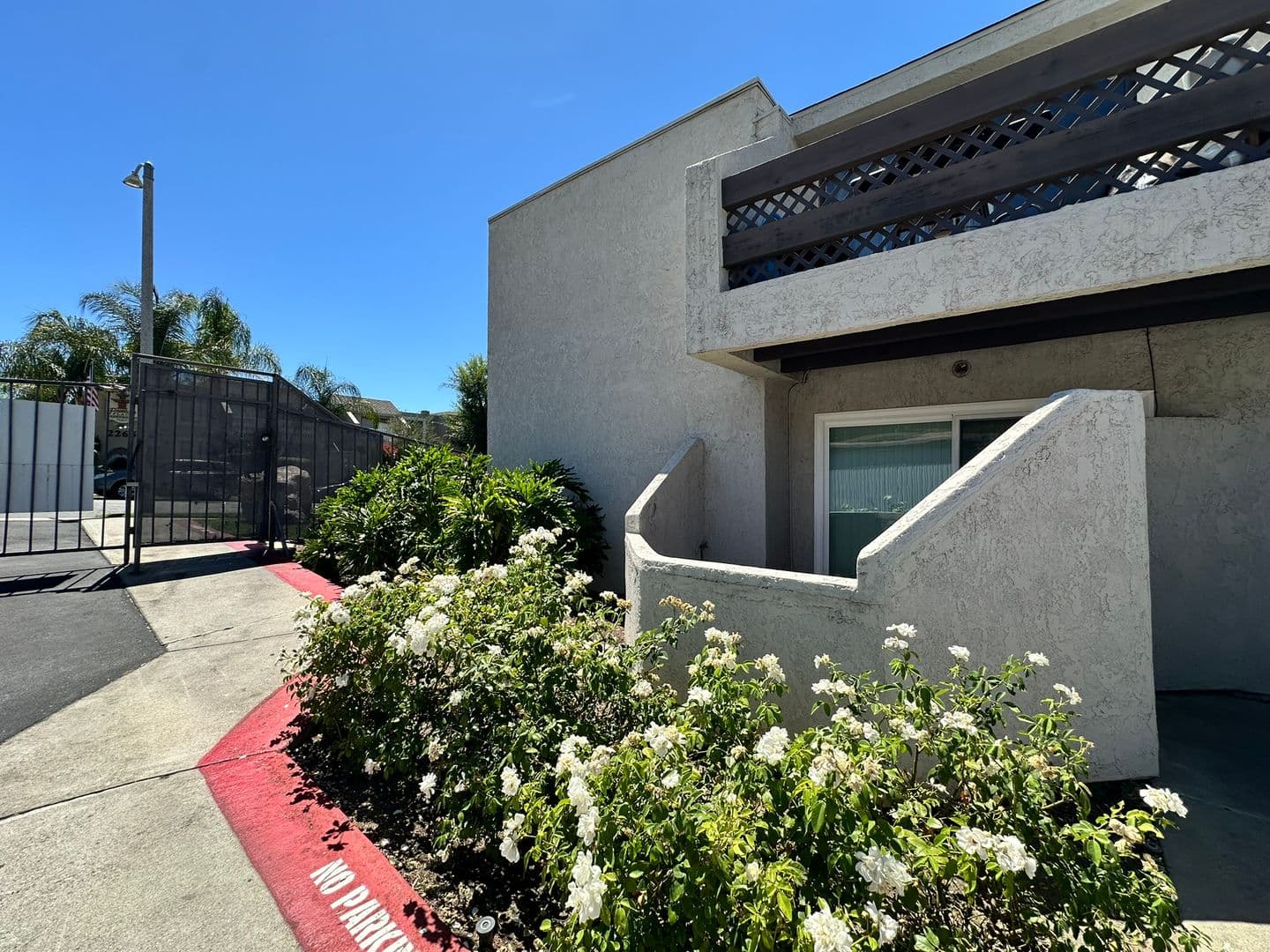 Highland Condo: 2266 Denair Ave #113
