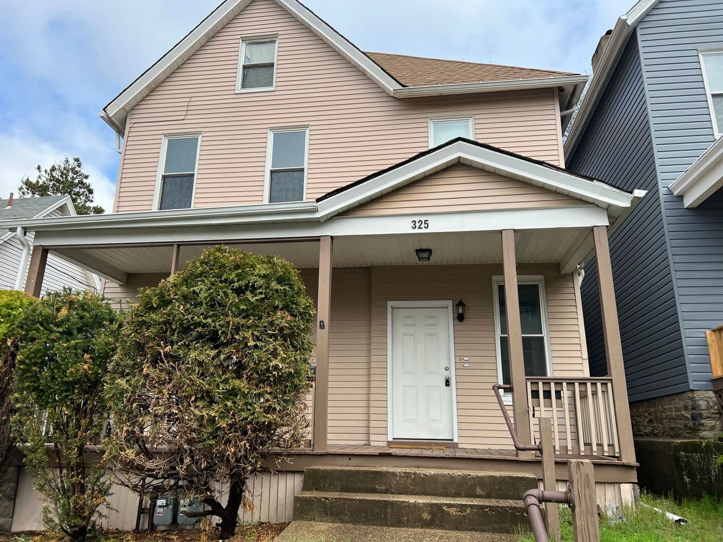 Carnegie Apartment: 325 Rowland - Apt. #1