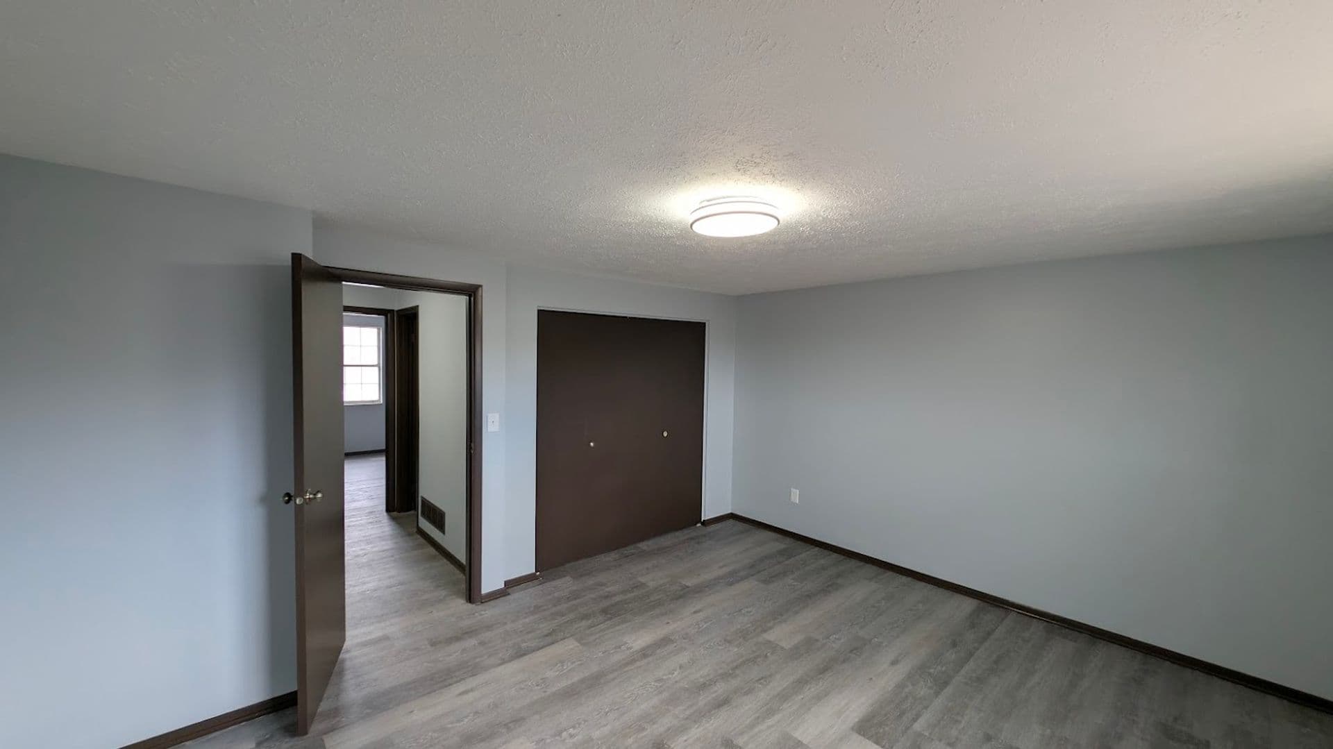 Avalon Apartment: 12-14 Sedalia Ave - 14A