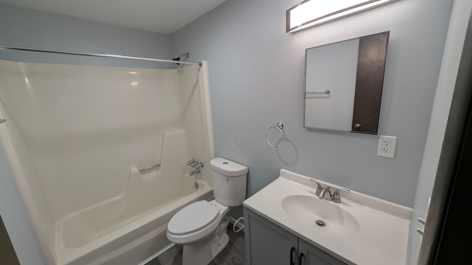 Avalon Apartment: 12-14 Sedalia Ave - 14A