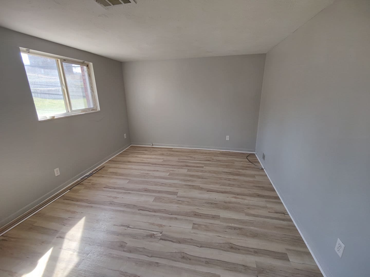 Glassport Apartment: 742 Ohio Ave - Apt. 4