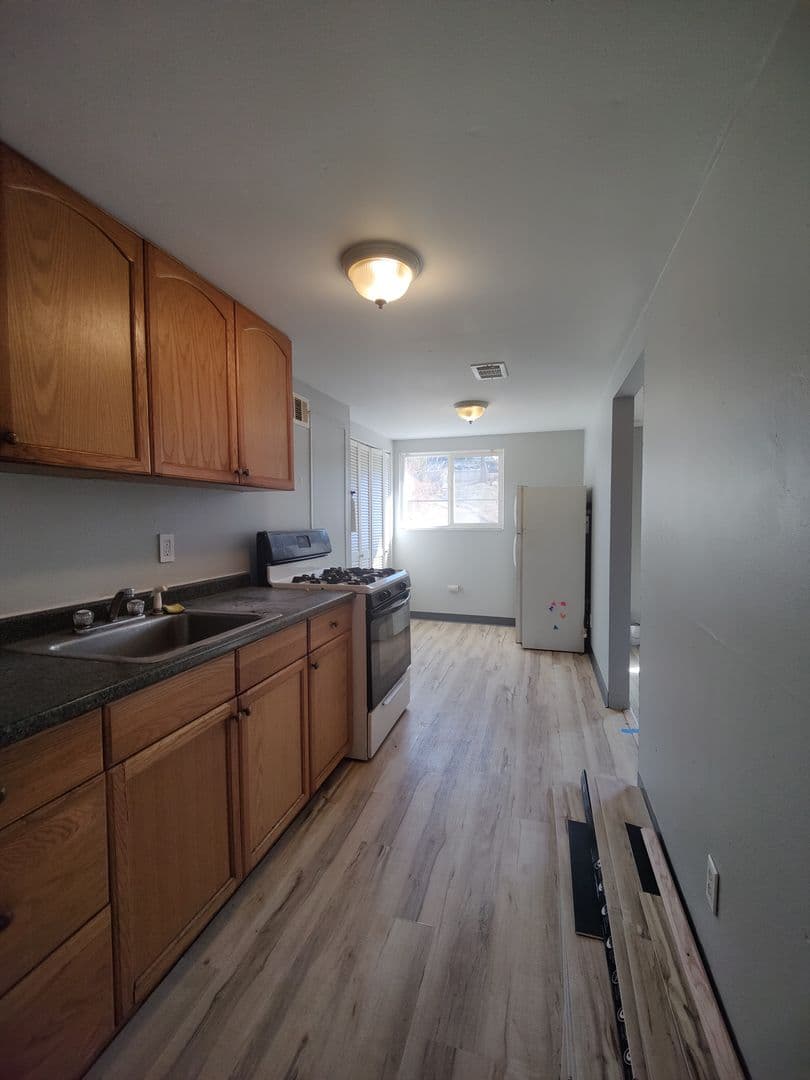 Glassport Apartment: 742 Ohio Ave - Apt. 4