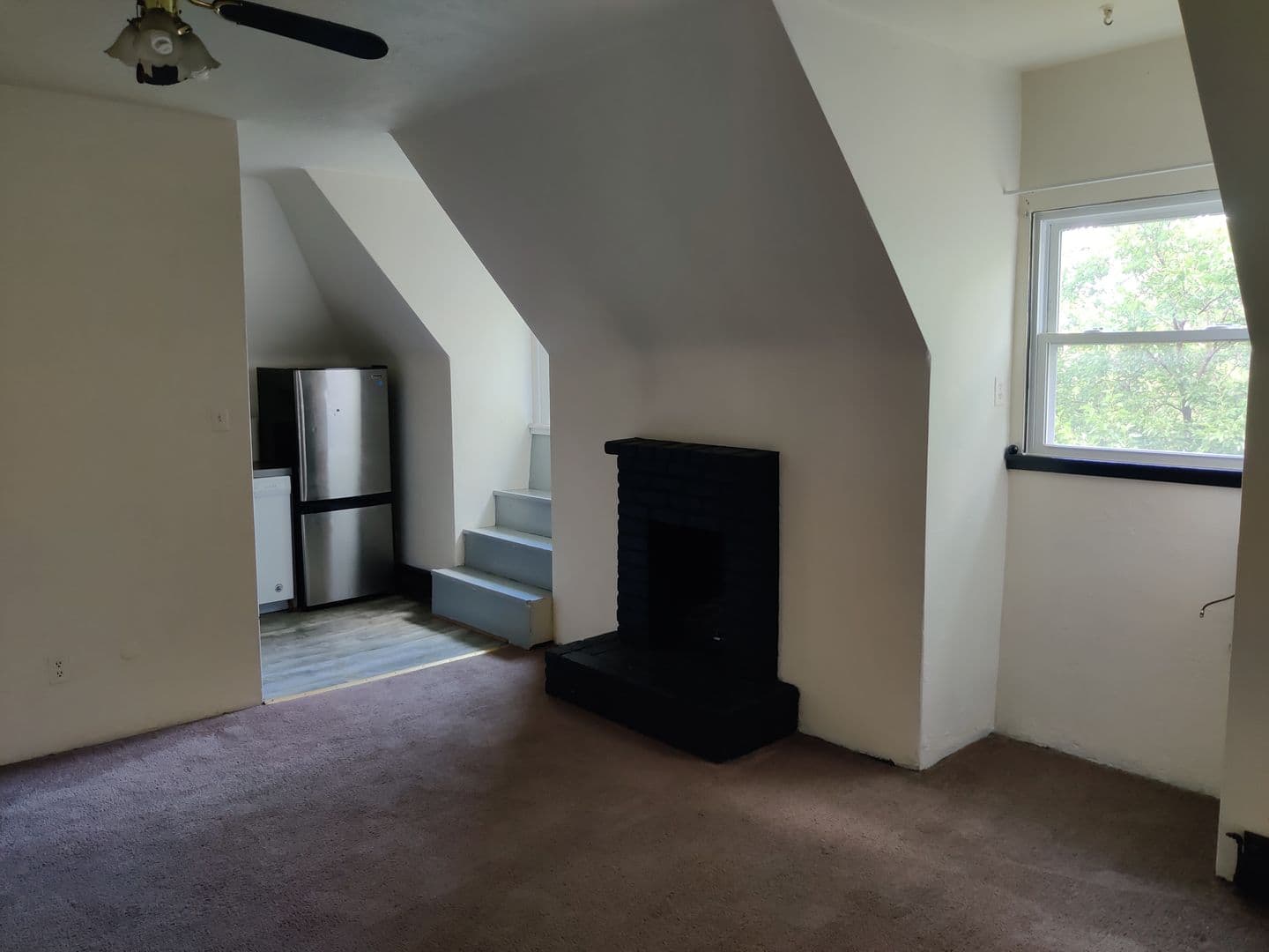 Pittsburgh Apartment: 125 Roup Ave. - Apt. 3