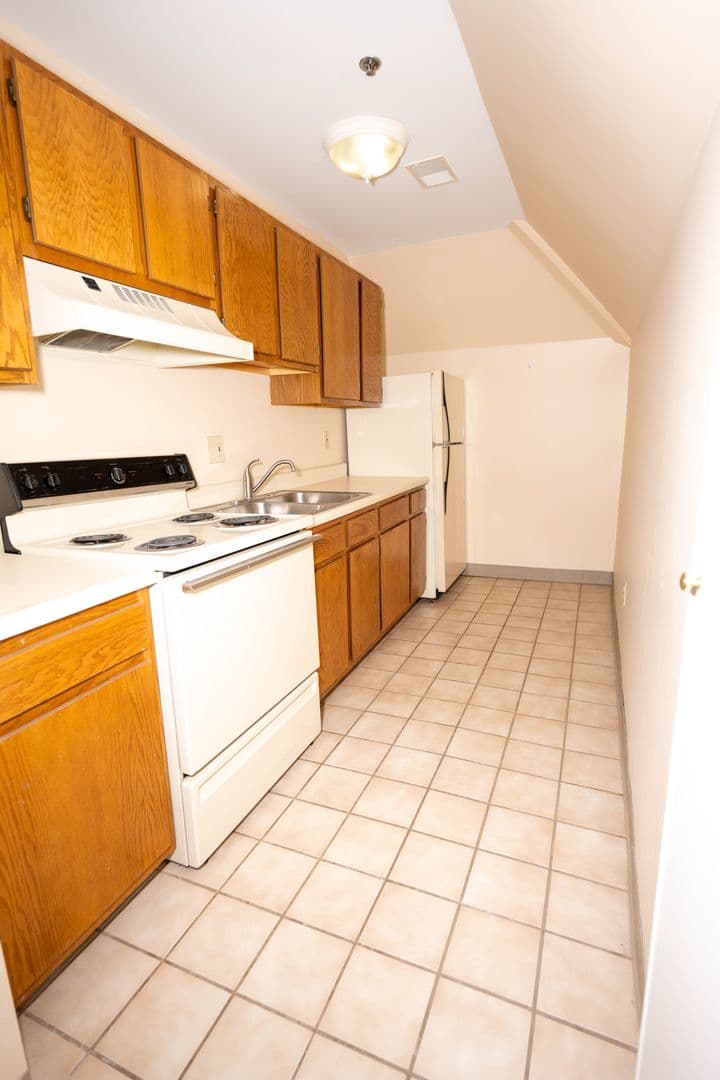 New Castle Apartment: 320 E Lincoln Ave. - Apt. #401