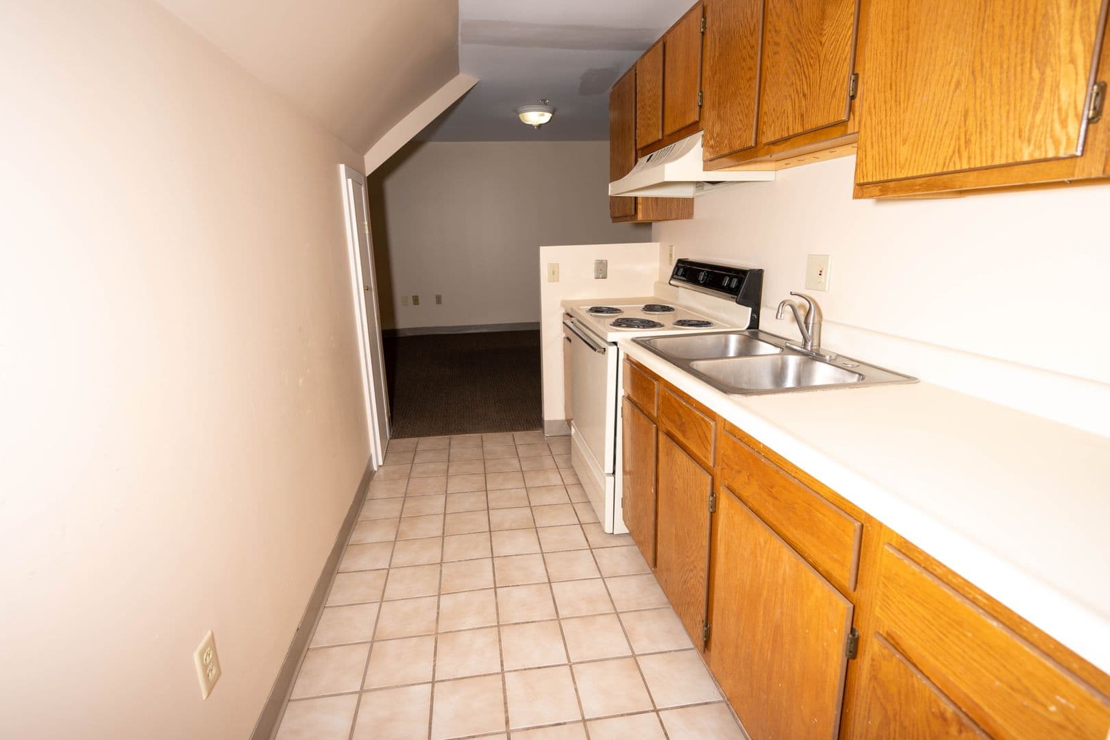 New Castle Apartment: 320 E Lincoln Ave. - Apt. #401