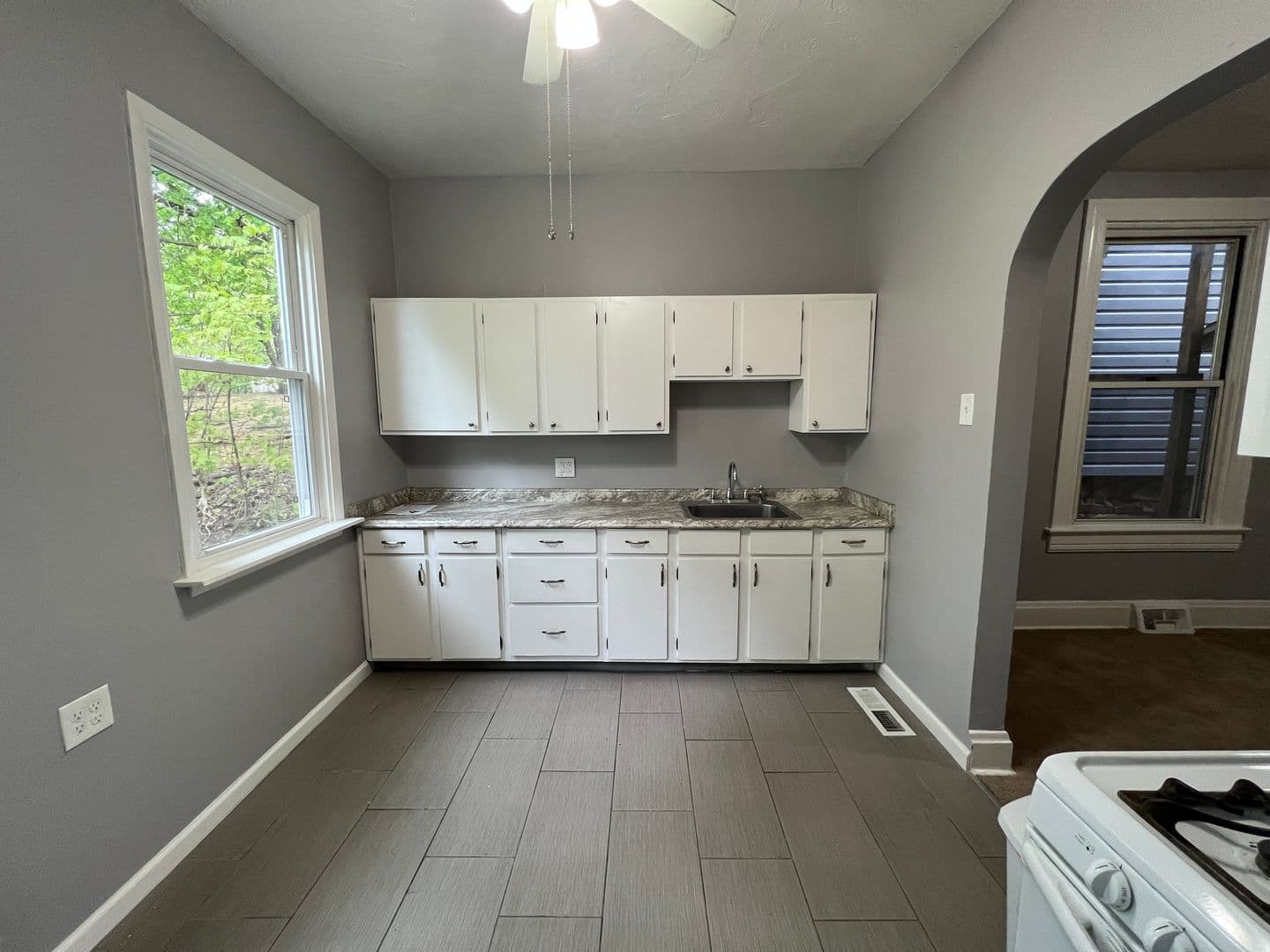 Carnegie Apartment: 325 Rowland - Apt. #1