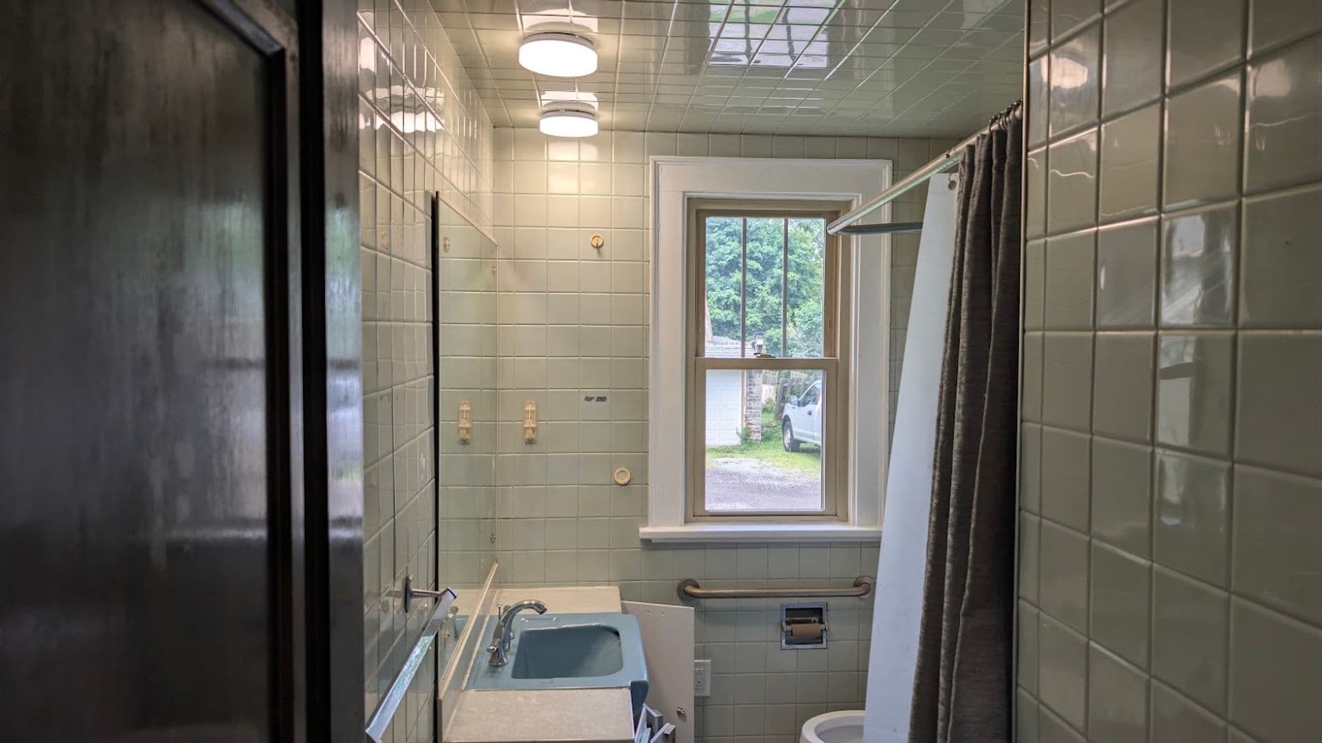 Pittsburgh Apartment: 1011 California Ave. - Apt. 1R