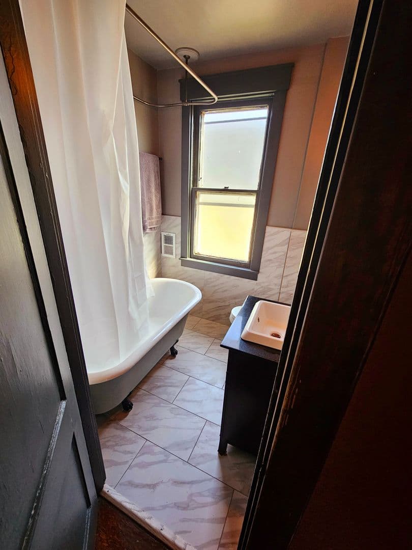 Pittsburgh House: 3842 Baytree St