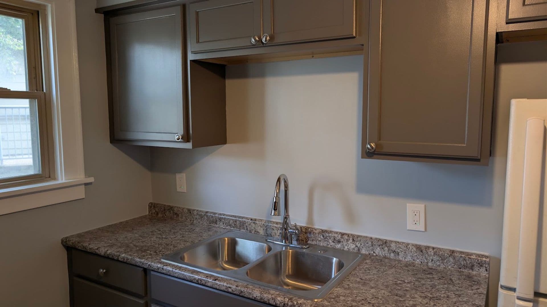 Pittsburgh Apartment: 1011 California Ave. - Apt. 1R