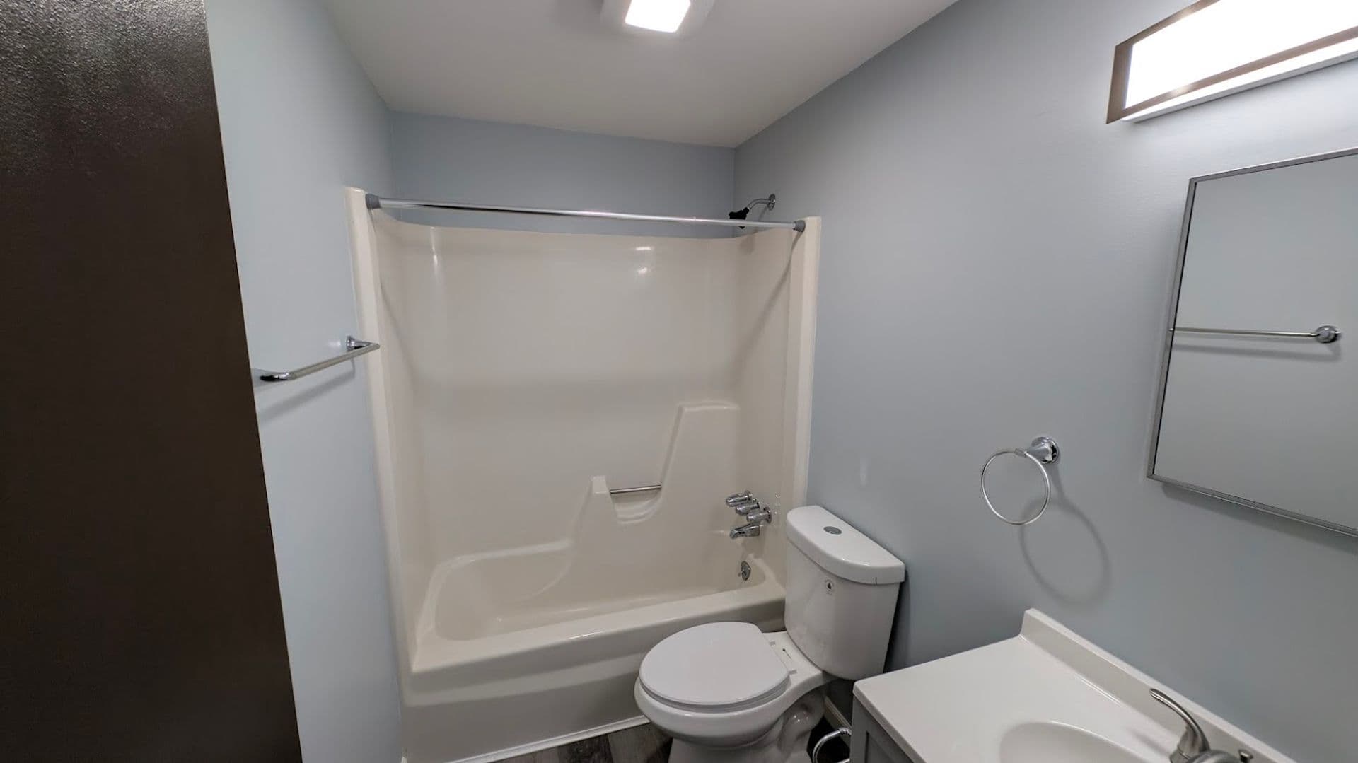 Avalon Apartment: 12-14 Sedalia Ave - 14A