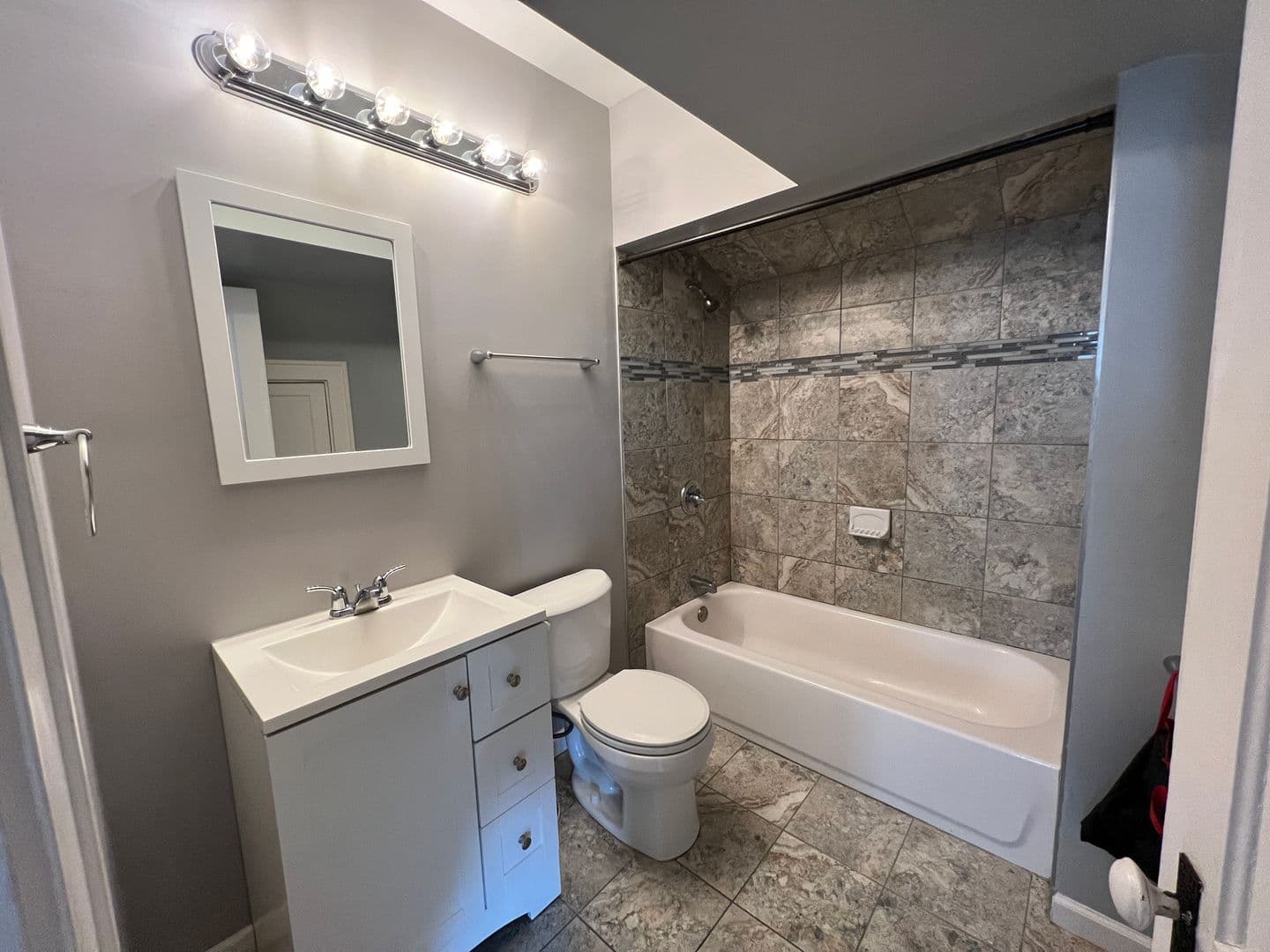 Carnegie Apartment: 325 Rowland - Apt. #1