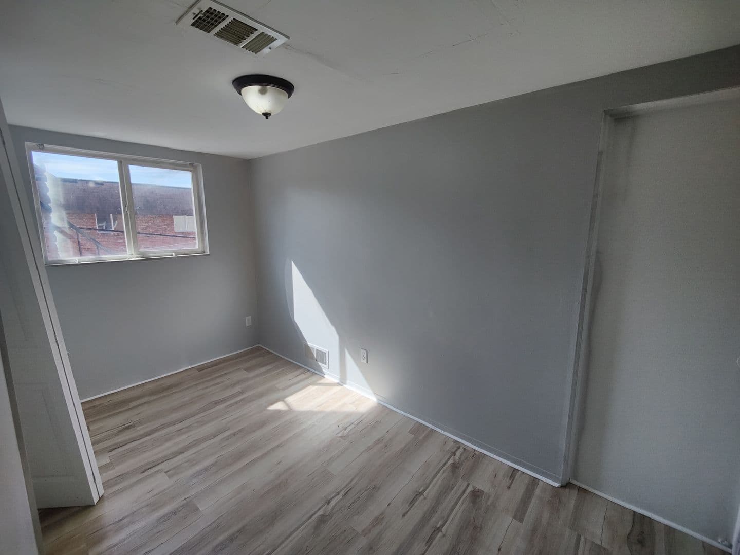 Glassport Apartment: 742 Ohio Ave - Apt. 4