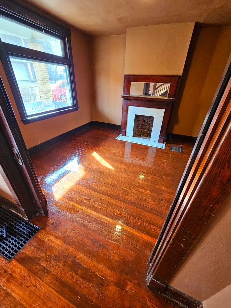 Pittsburgh House: 3842 Baytree St