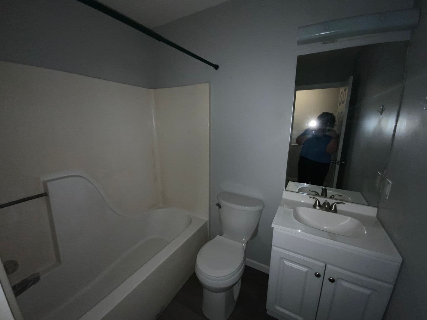 Columbia Apartment: 4621 - 4623 W Bainbridge Dr