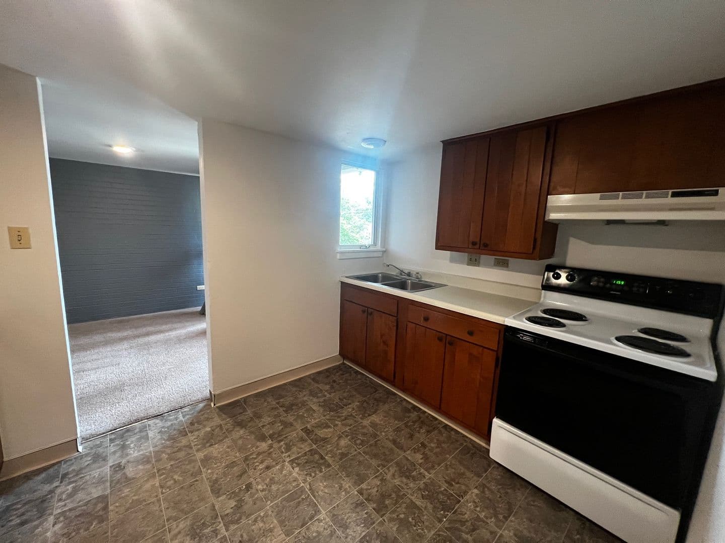 Columbia Apartment: 1503 Anthony St