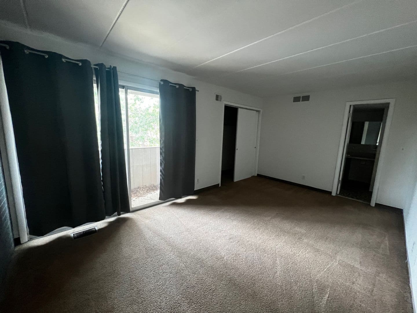 Columbia Apartment: 1503 Anthony St