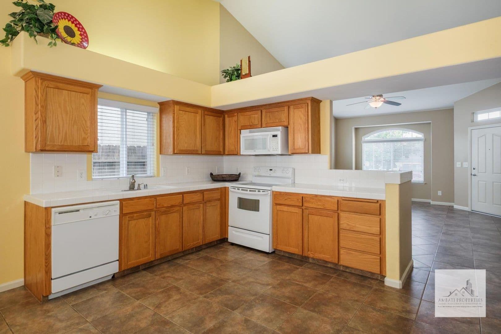 Fresno House: 2915 E. Eclipse Ave