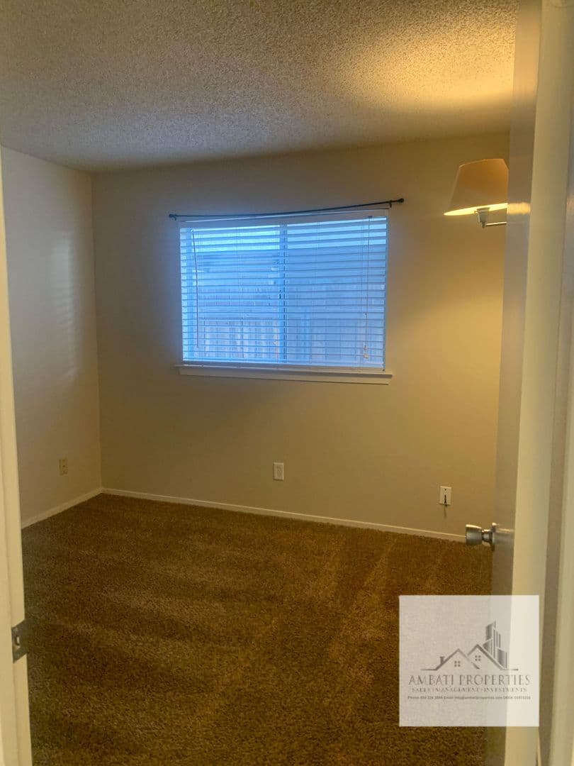 Fresno House: 1703 E. Eclipse Ave