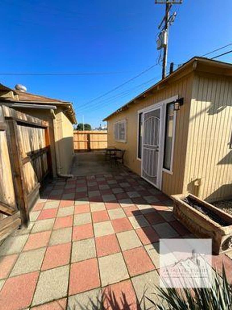 Fresno Apartment: 3074 E. Terrace Ave