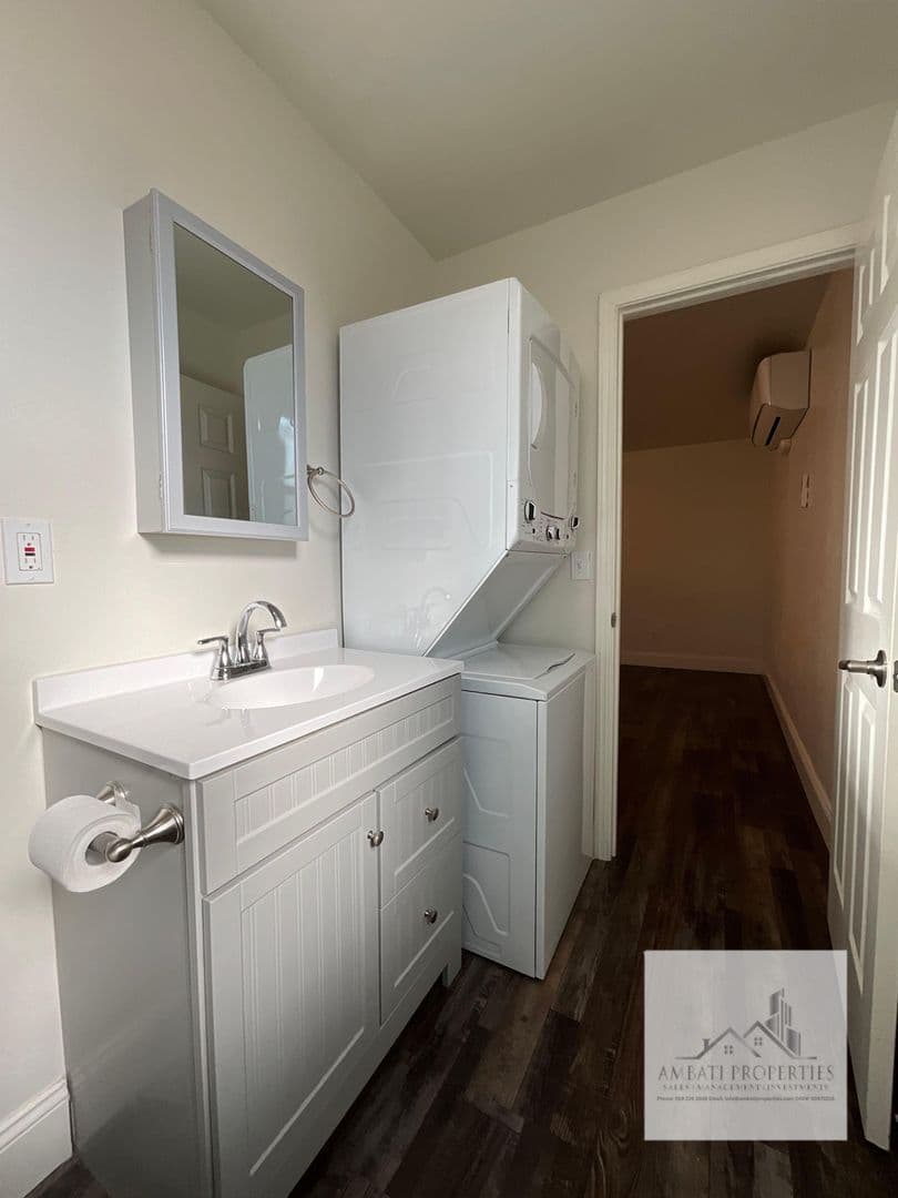 Fresno Apartment: 3074 E. Terrace Ave