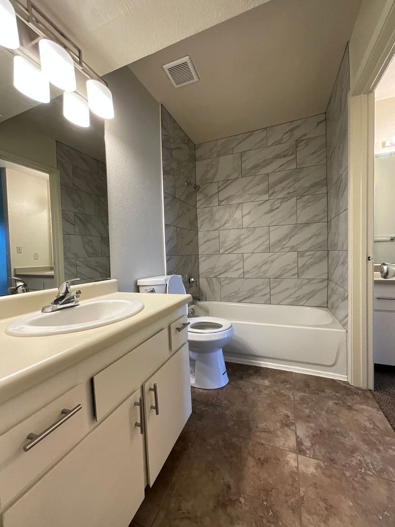 Clovis Townhome: 1509 Willow Ave #101