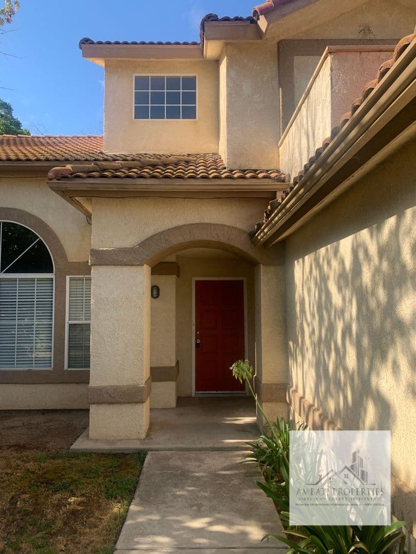 Fresno House: 1703 E. Eclipse Ave
