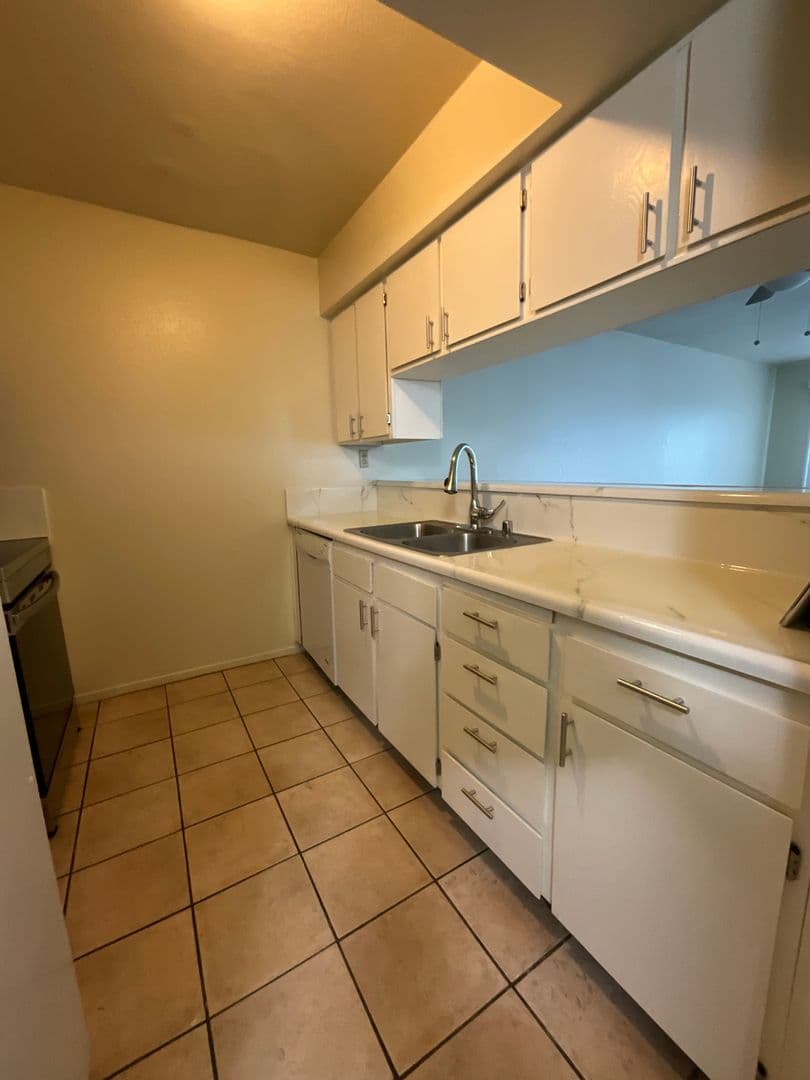 Clovis Townhome: 1509 Willow Ave #101