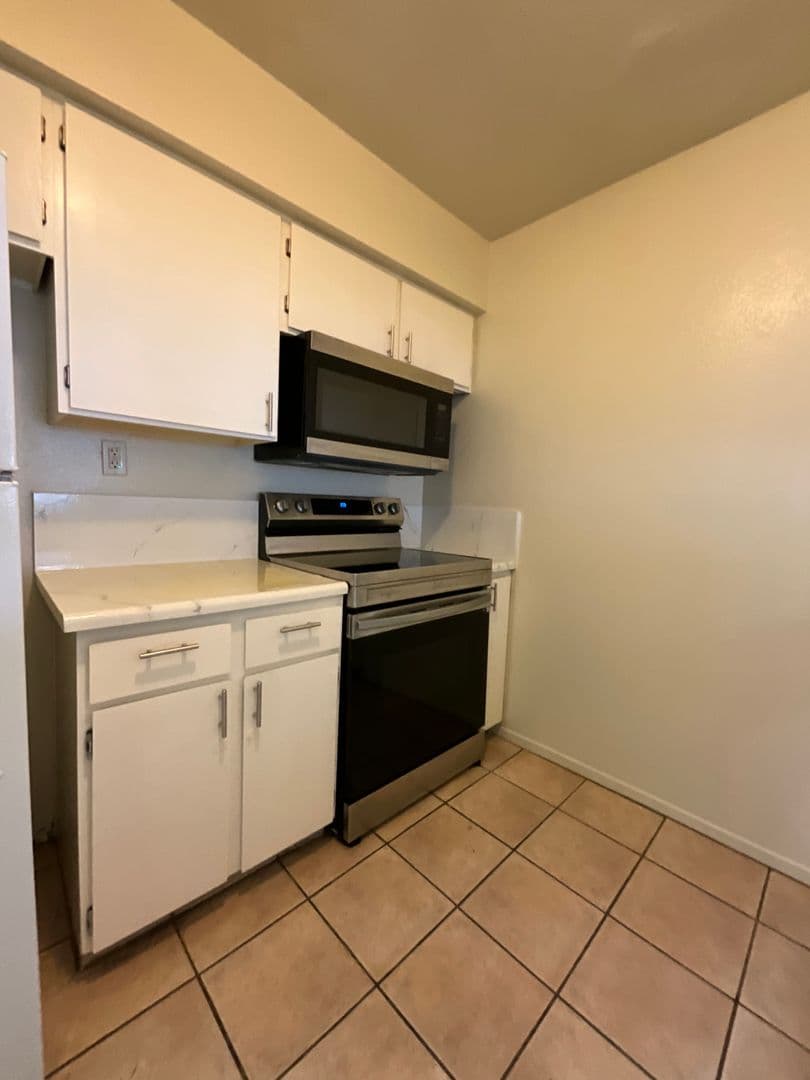 Clovis Townhome: 1509 Willow Ave #101