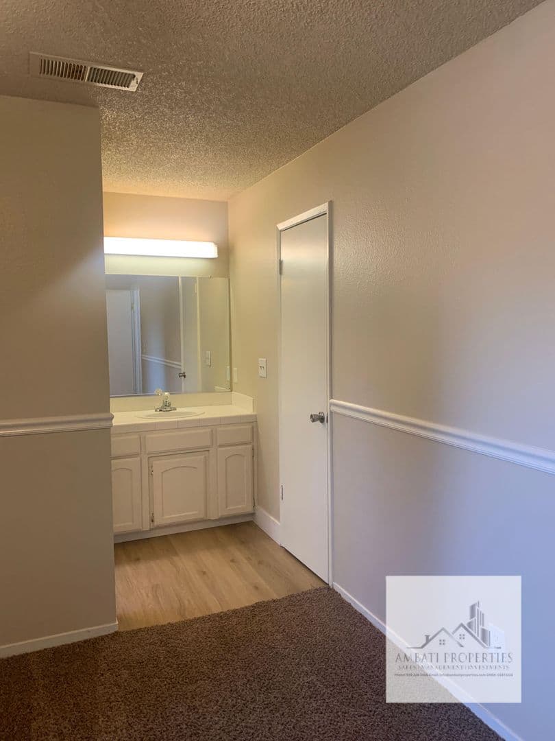 Fresno House: 1703 E. Eclipse Ave