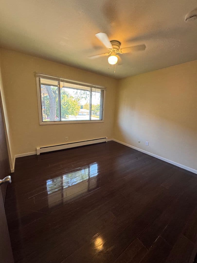 Rockford Apartment: 3627-3631 N Rockton Ave