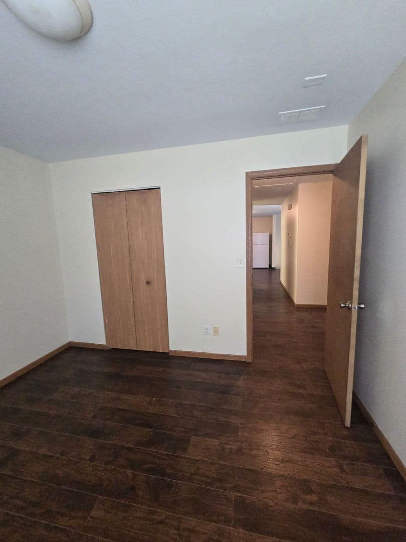 Rockford Apartment: 2723-2837 Silent Wood Trail
