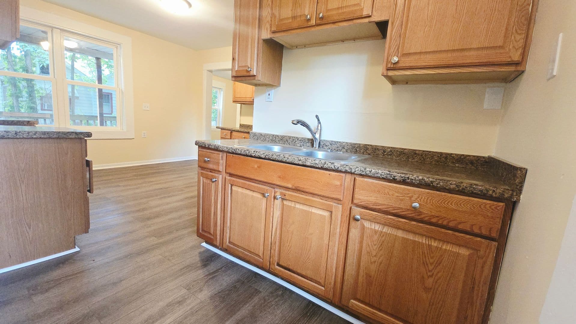 Rockford House: 1322 S 6th St