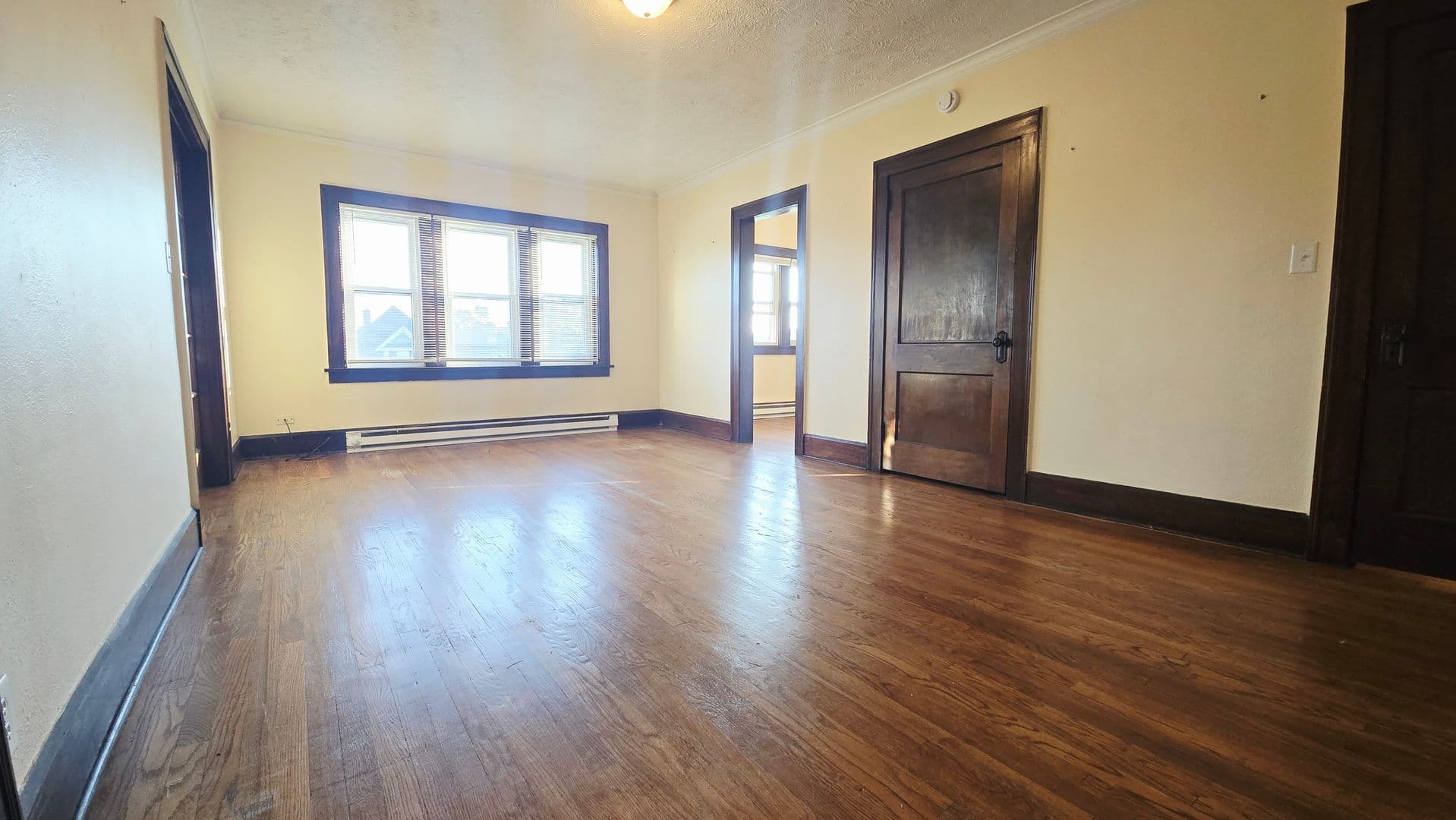 Rockford Apartment: 222 N 5th St
